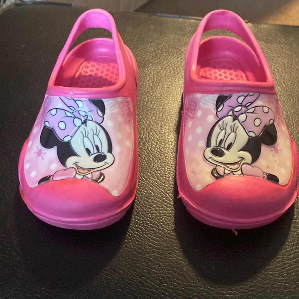 Minnie Mouse slippers, size 7/8
